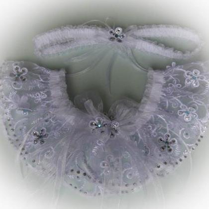 Lace Wedding Garter Set With 500 Swarovski..